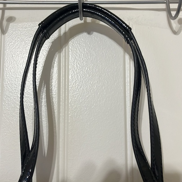 Coach Daisy Pop Optic Tote Bag
H1176 F17587 Black Signature
Appliqué - Picture 7 of 16